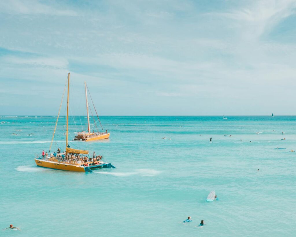 barco na praia de Trancoso